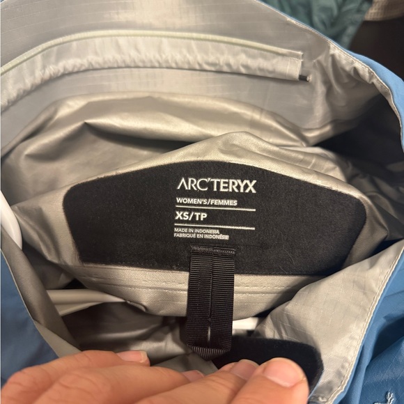Arcteryx Zeta SL Jacket Women’s Size XS Goretex Shell Outdoor Rain Blue 2021 - Picture 7 of 8